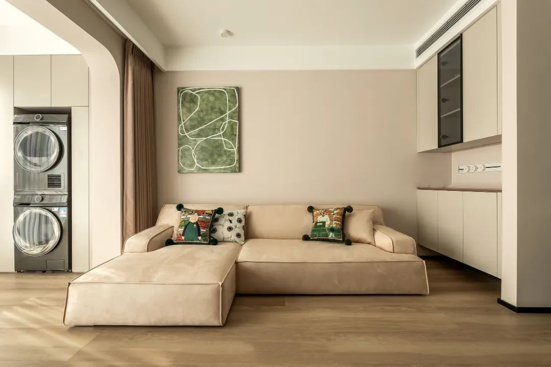 廣澤上苑-105㎡現(xiàn)代奶油風(fēng)三居，夢(mèng)想中柔軟又宜居的家！