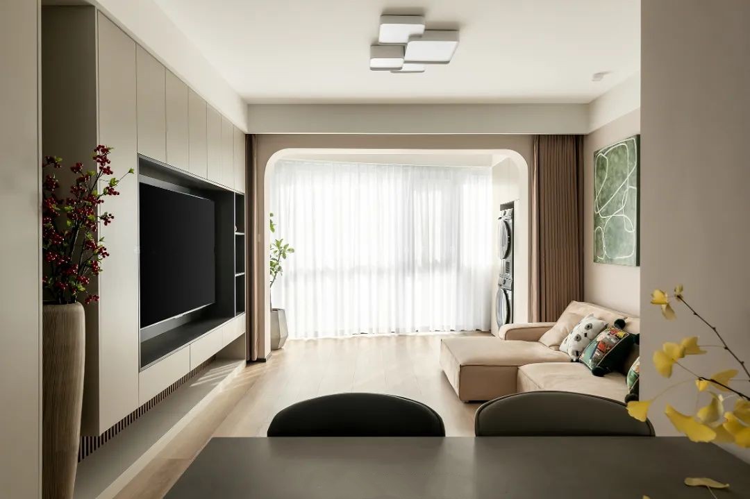 廣澤上苑-105㎡現(xiàn)代奶油風(fēng)三居，夢(mèng)想中柔軟又宜居的家！