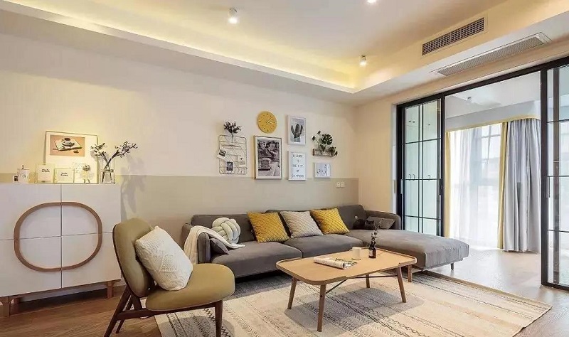 100㎡三居室北歐風裝修，原木搭配暖色調讓家溫馨