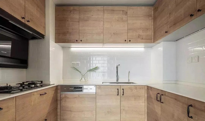 100㎡三居室北歐風裝修，原木搭配暖色調讓家溫馨