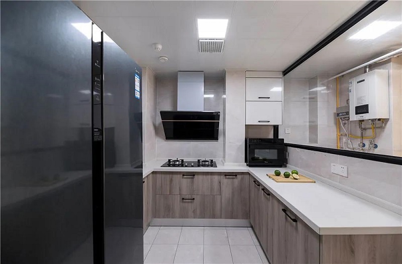 102平米三居室極簡風，巧用中性色打造舒適的居家環境