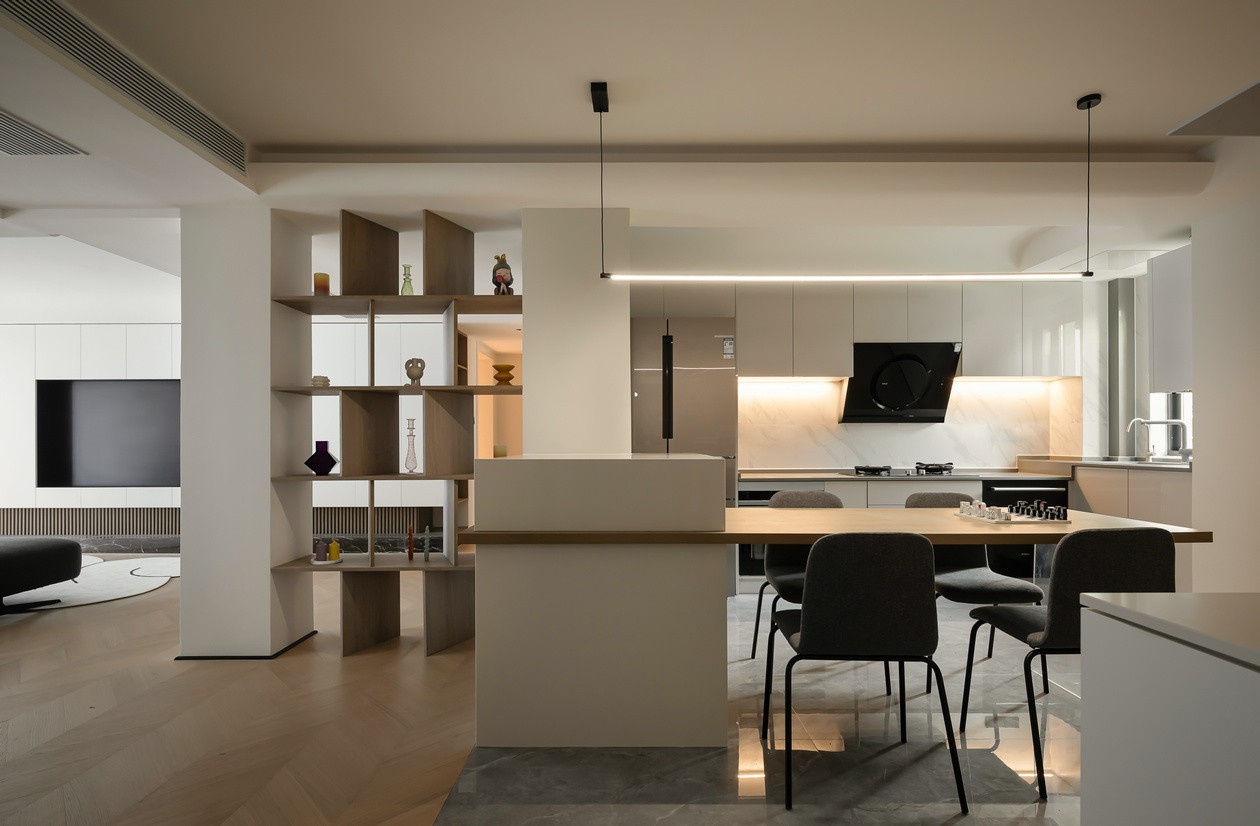 135㎡現(xiàn)代大平層裝修，充足的活動空間