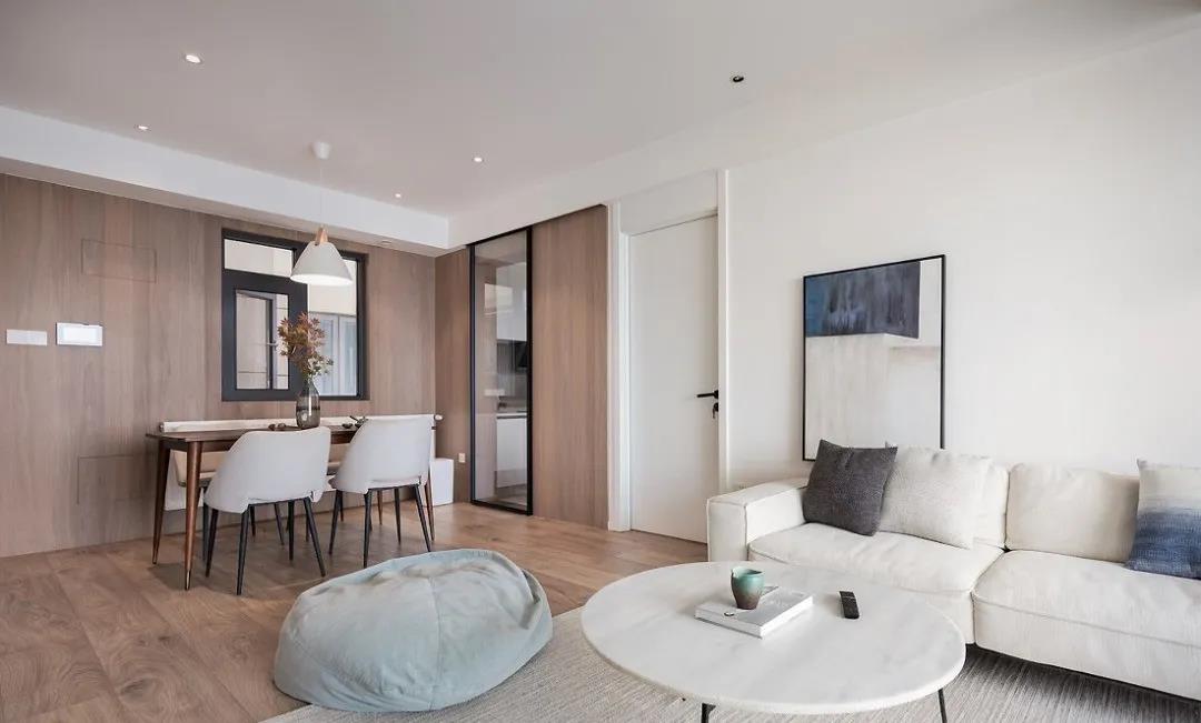 129㎡現(xiàn)代風格裝修效果圖，窗簾代替陽臺門！