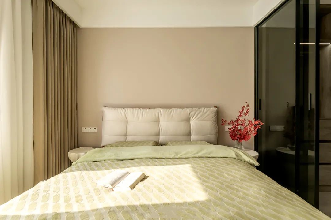 廣澤上苑-105㎡現(xiàn)代奶油風(fēng)三居，夢(mèng)想中柔軟又宜居的家！