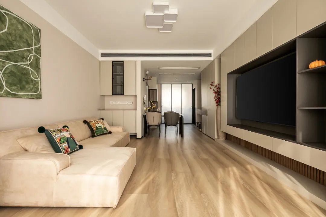 廣澤上苑-105㎡現(xiàn)代奶油風(fēng)三居，夢(mèng)想中柔軟又宜居的家！